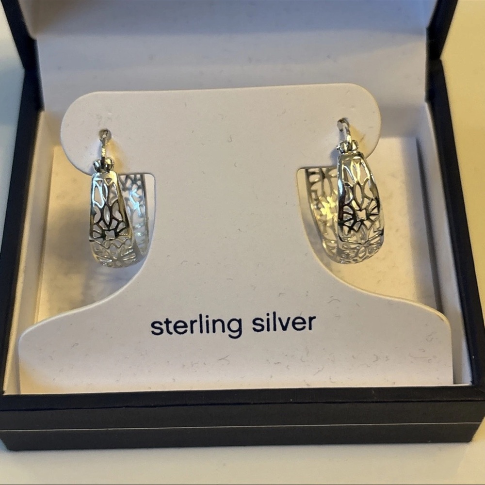 NWT Silverworks Silver Plated 1" Filigree Click Top Hoop Earrings In Gift Box - Picture 9 of 11